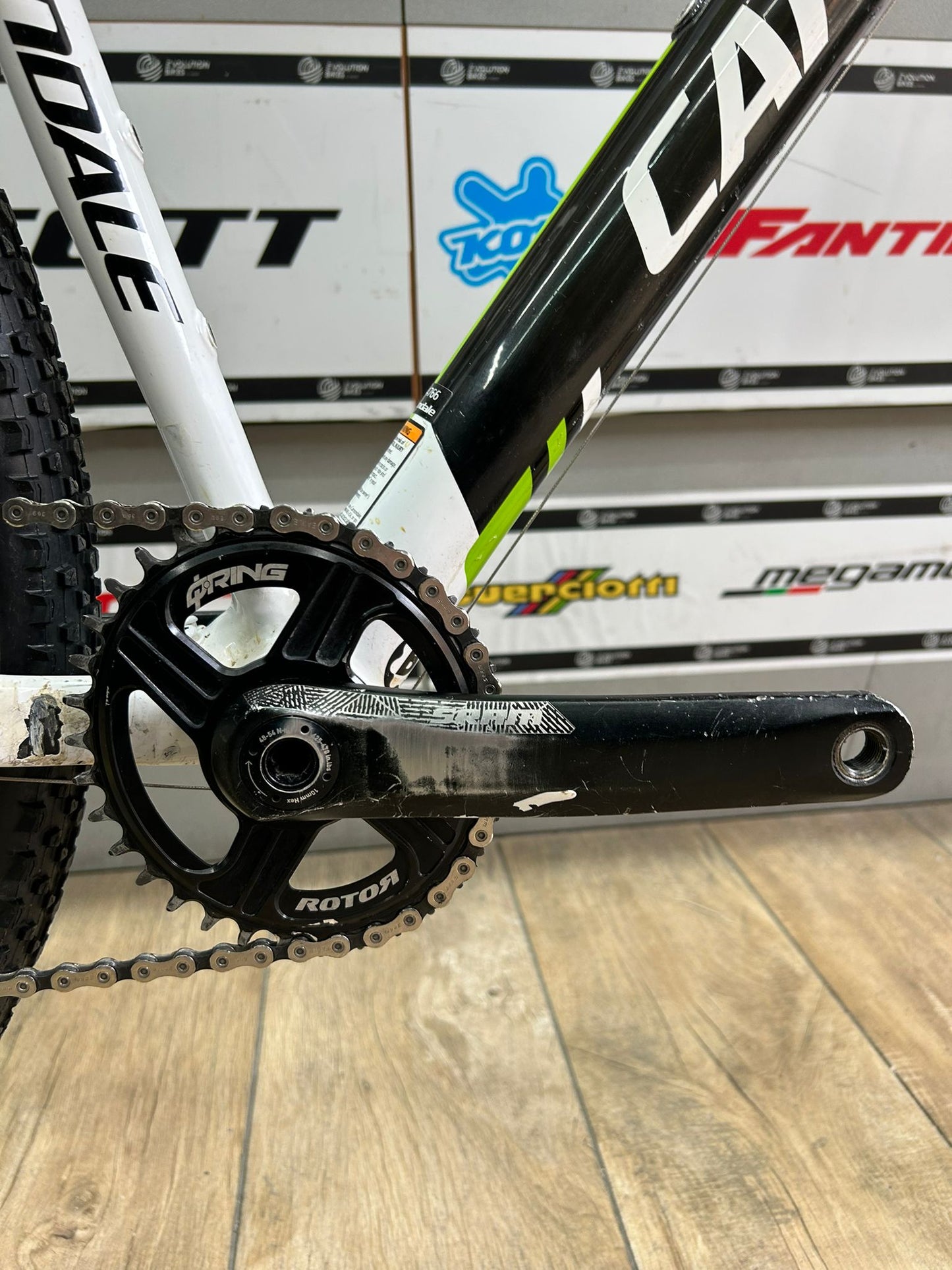 Tamaño de carreras de fábrica de Cannondale F29 L - Usado