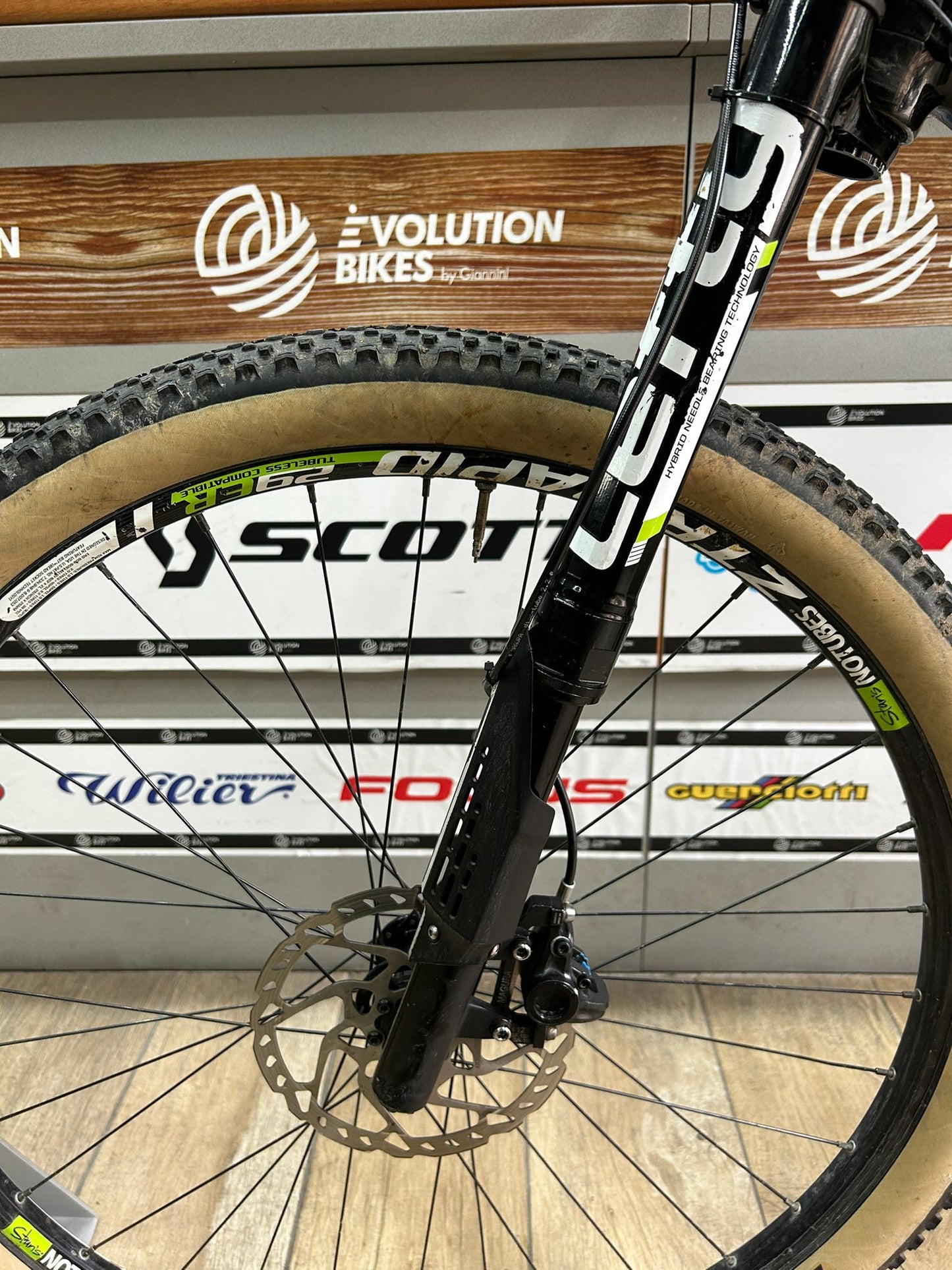 Tamaño de carreras de fábrica de Cannondale F29 L - Usado