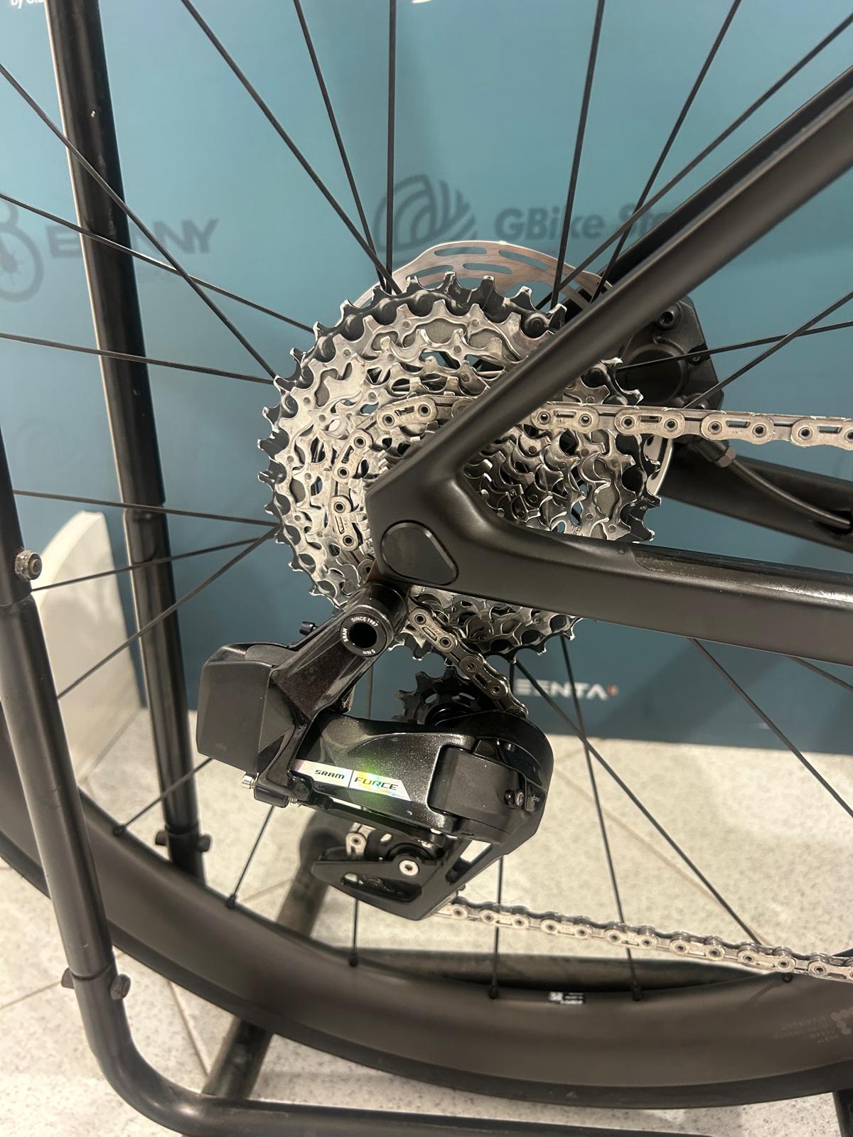 Colnago V4RS Emiratos Árabes Unidos Tamaño 420