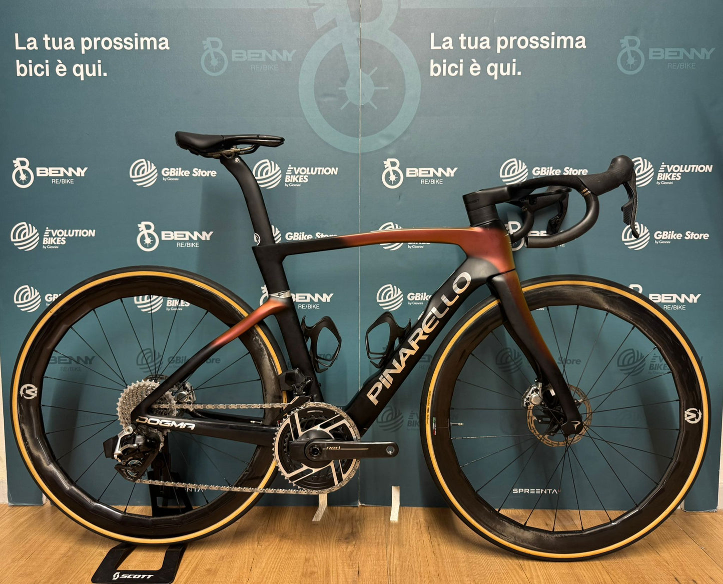 Pinarello Dogma F Rojo E1 AXS 12v Tamaño 51.5 - Usado