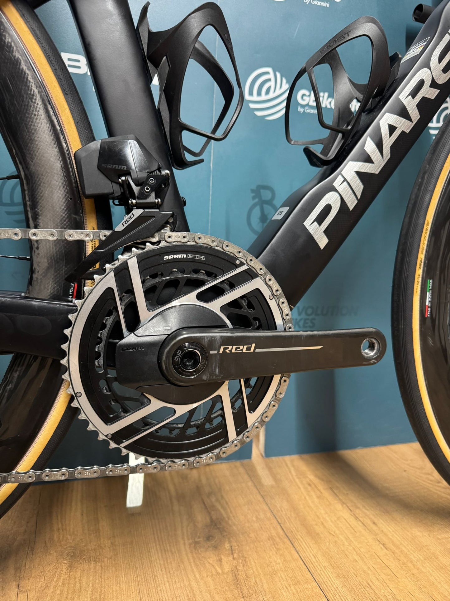 Pinarello Dogma F Rojo E1 AXS 12v Tamaño 51.5 - Usado