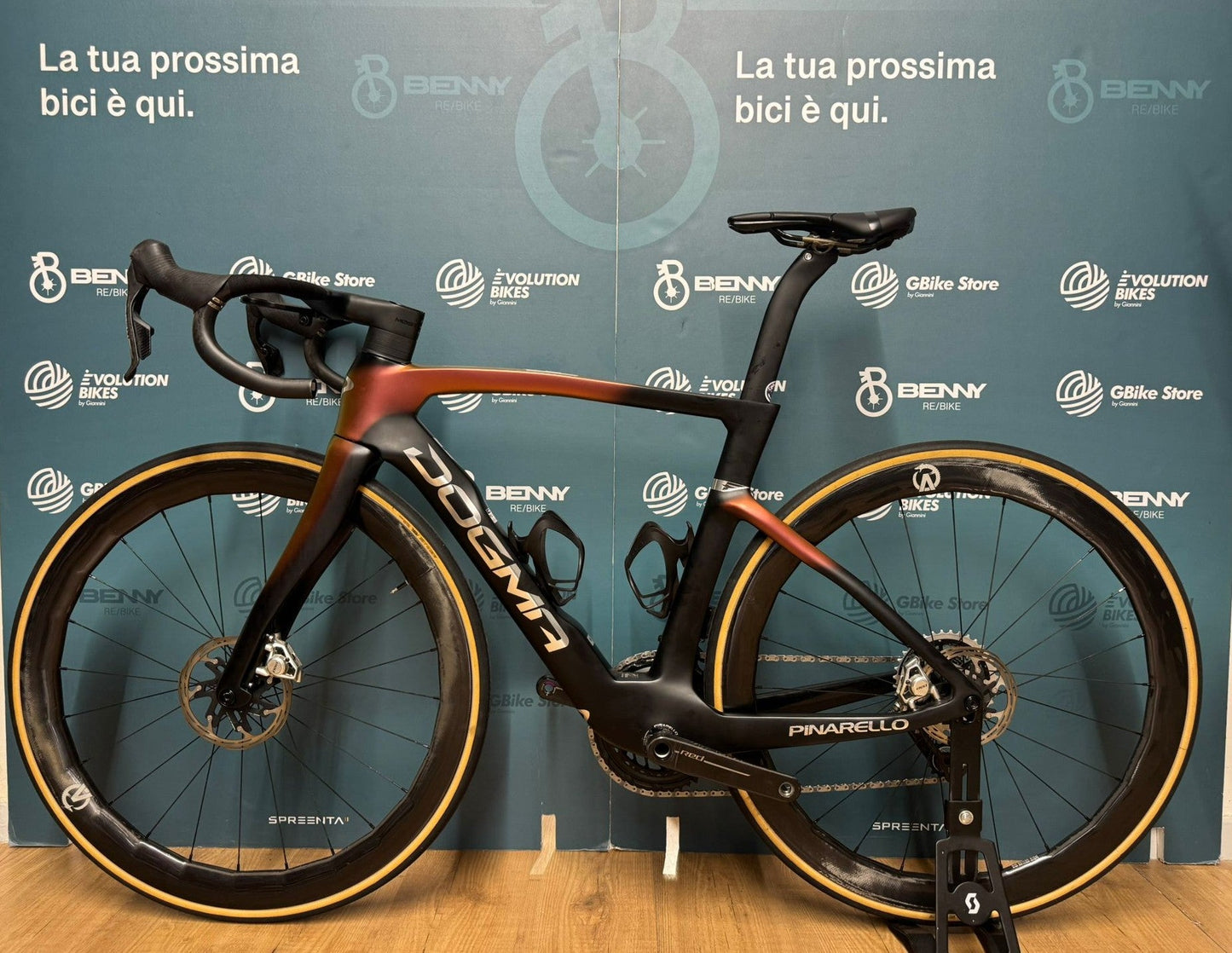 Pinarello Dogma F Rojo E1 AXS 12v Tamaño 51.5 - Usado