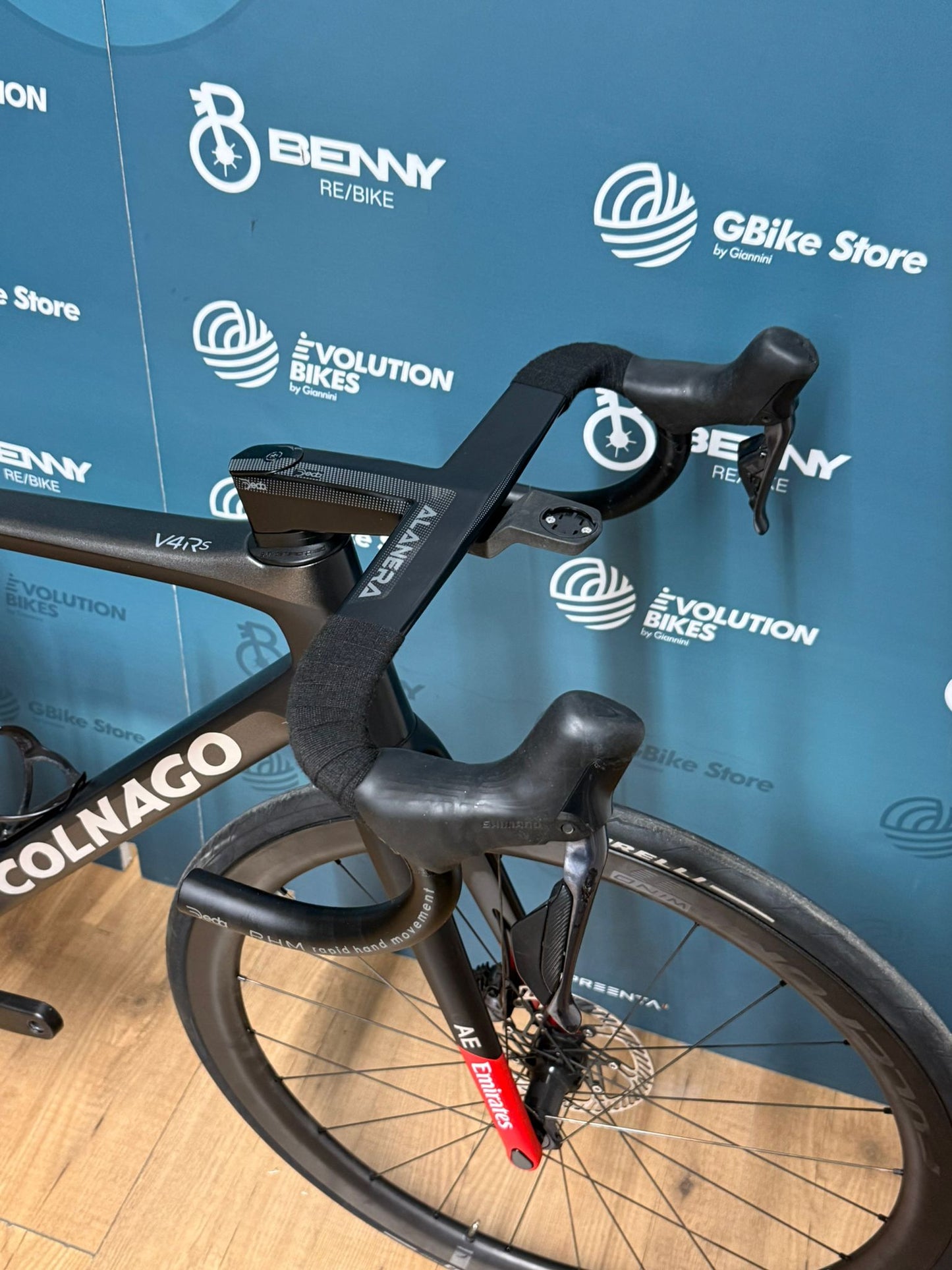 Colnago V4rs UAE Emirates tamaño 510 - Usado
