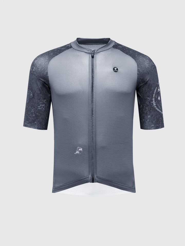 Système solaire à la chemise à manches courtes Pissei