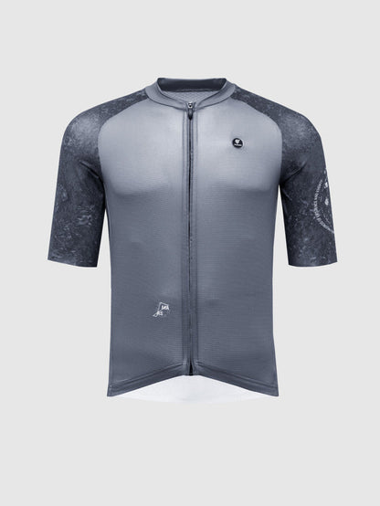 Système solaire à la chemise à manches courtes Pissei